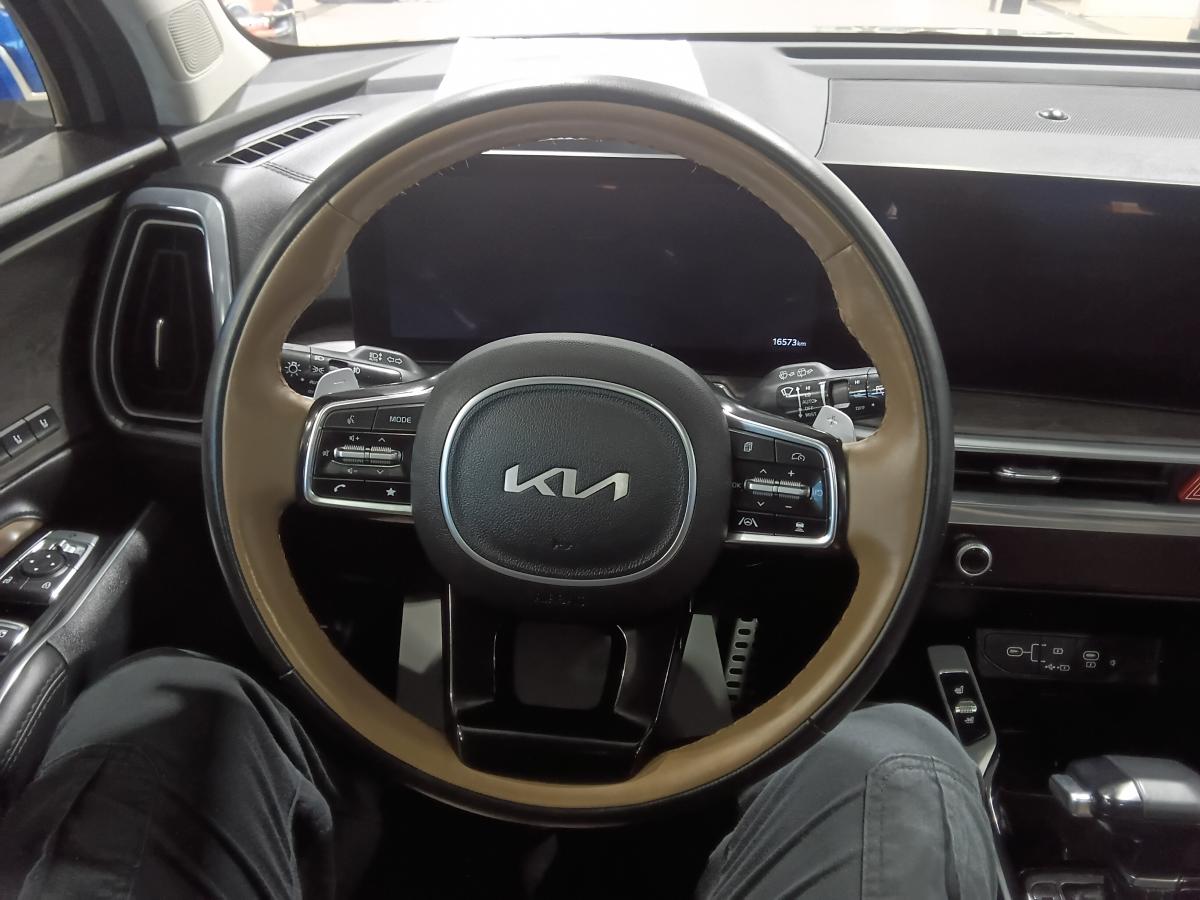2025 Kia Sorento - Image 15