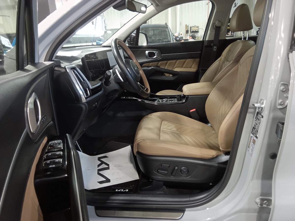 2025 Kia Sorento - Image 21