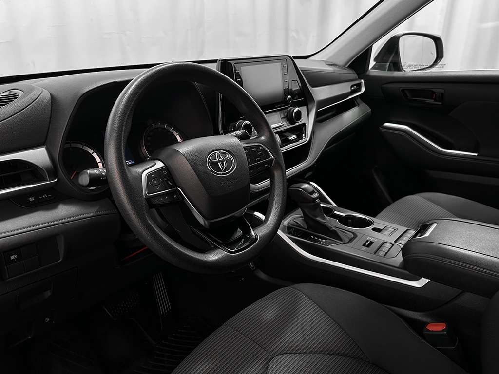 2021 Toyota Highlander - Image 8