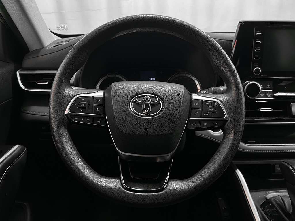 2021 Toyota Highlander - Image 11