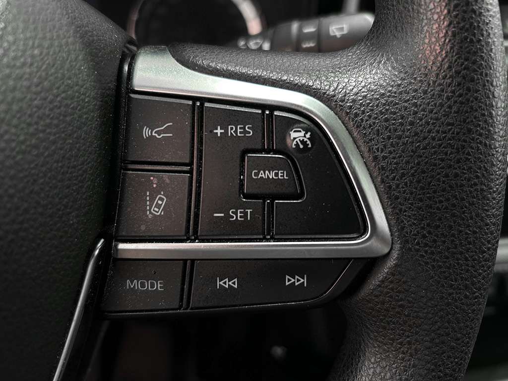 2021 Toyota Highlander - Image 12