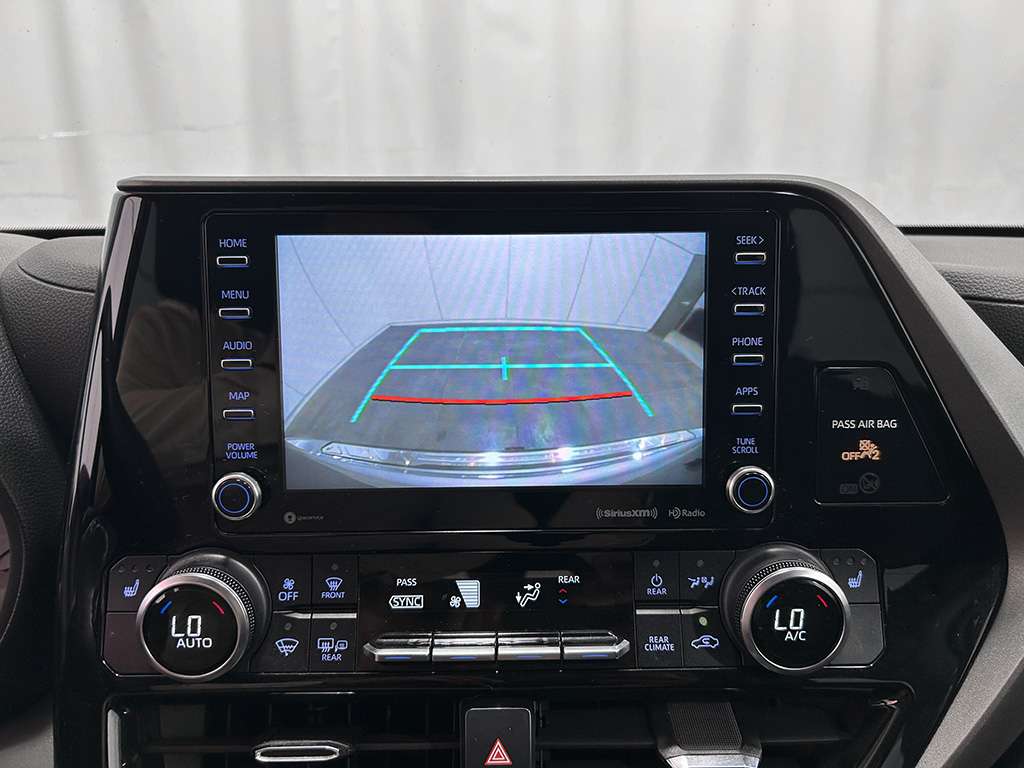 2021 Toyota Highlander - Image 15