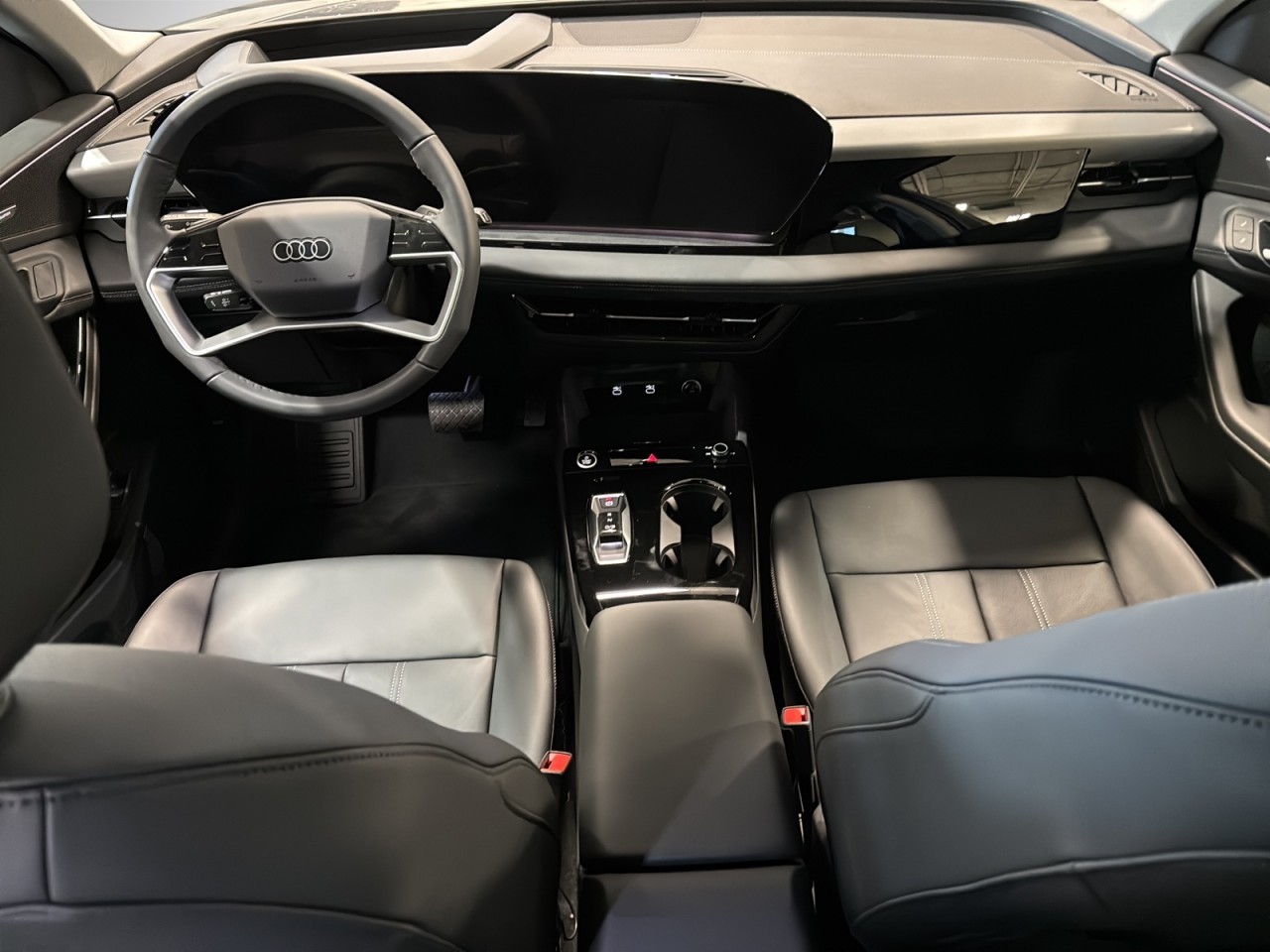 2025 Audi Q6 e-tron - Image 12