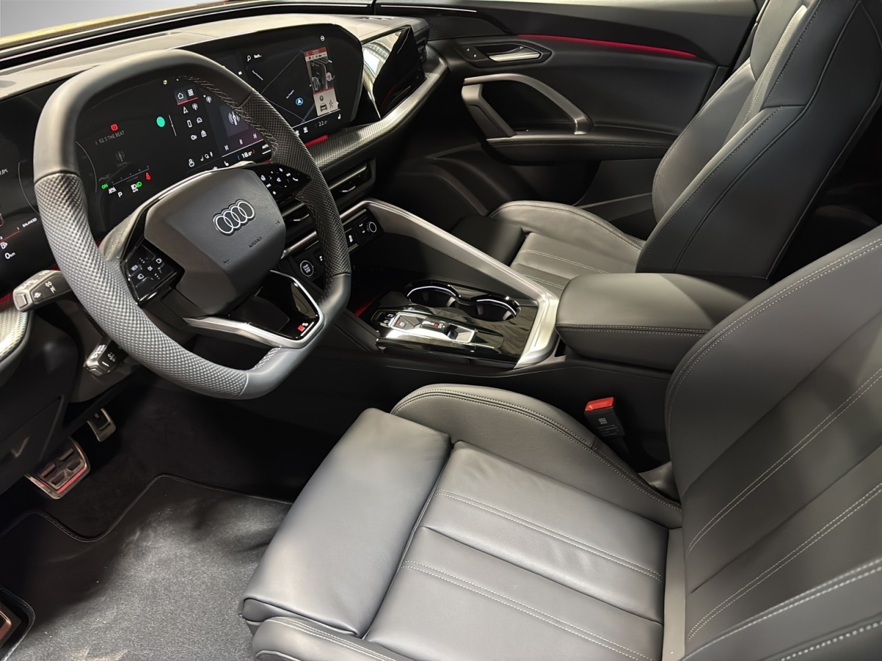 2025 Audi Q5 - Image 7