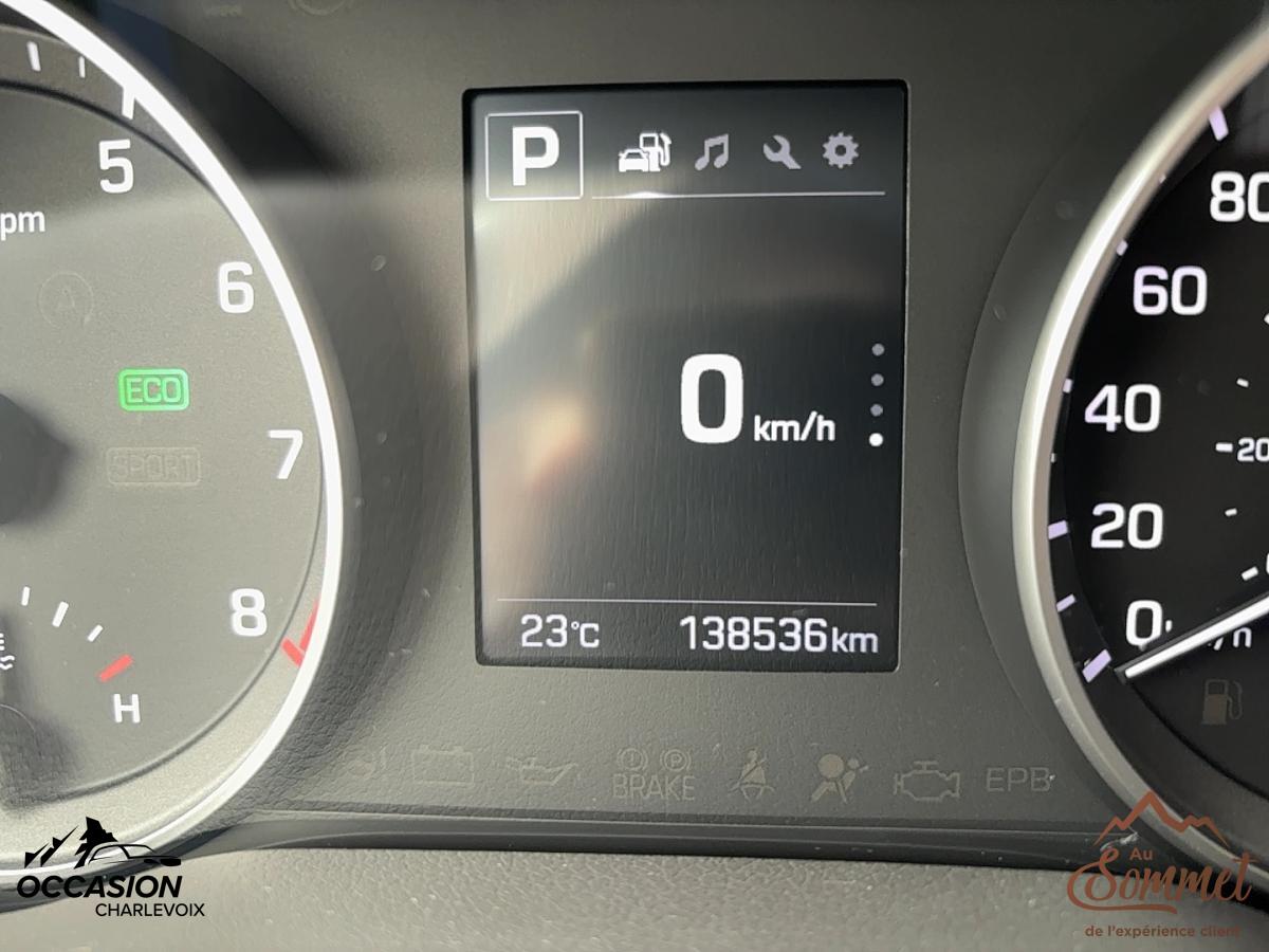 2017 Hyundai Elantra - Image 16