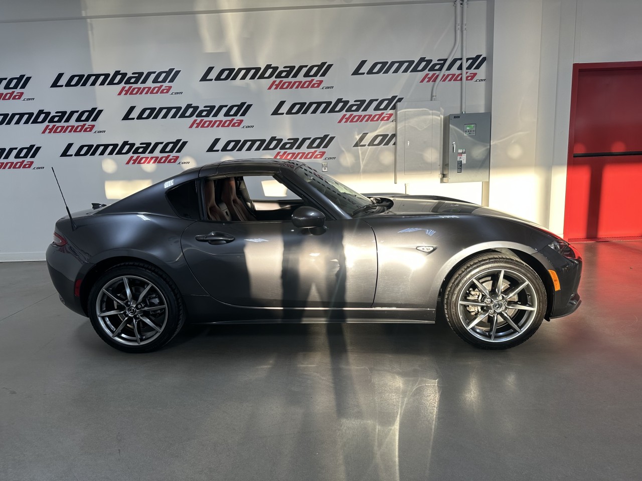 2023 Mazda MX-5 - Image 6