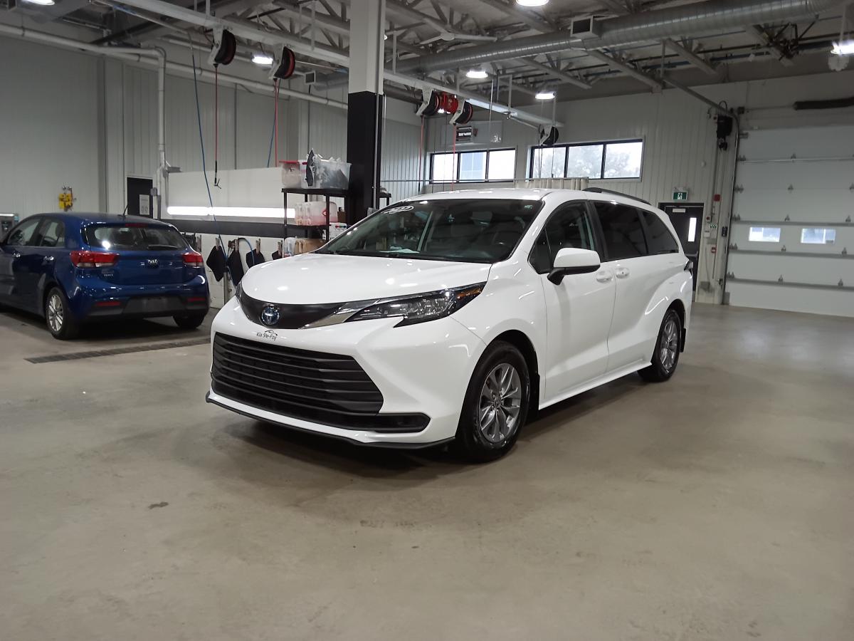 2022 Toyota Sienna Hybrid