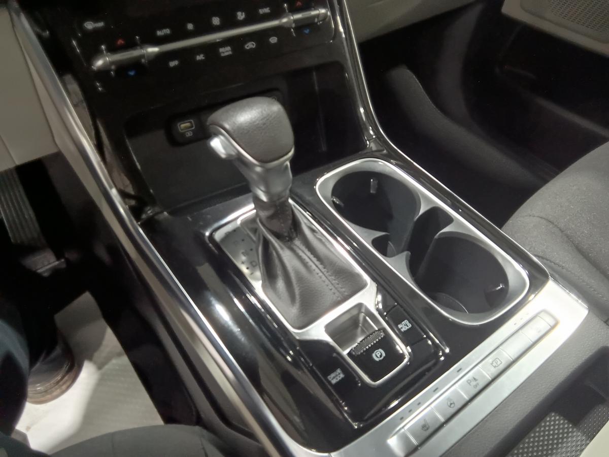 2023 Kia Carnival - Image 16
