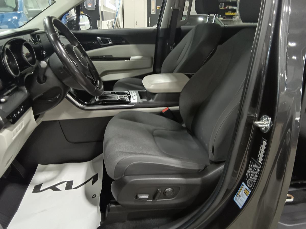 2023 Kia Carnival - Image 17