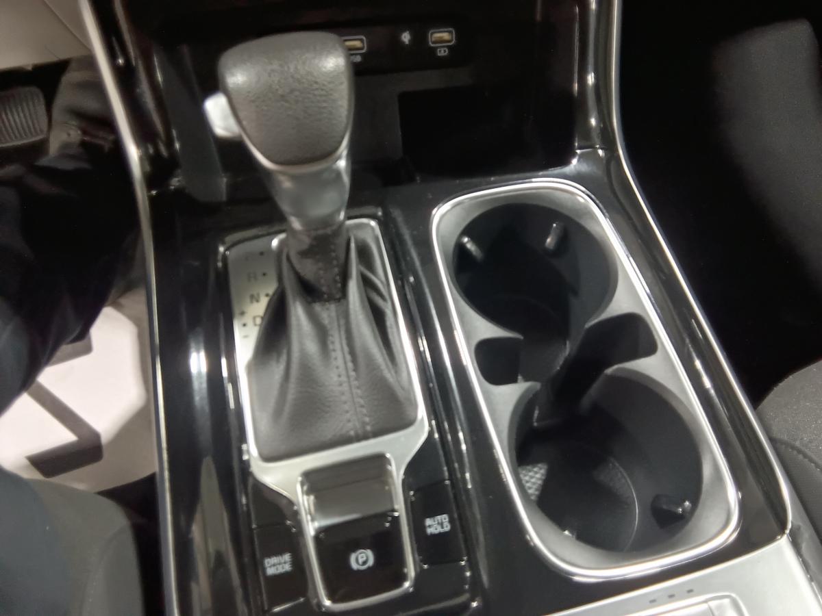 2023 Kia Carnival - Image 25