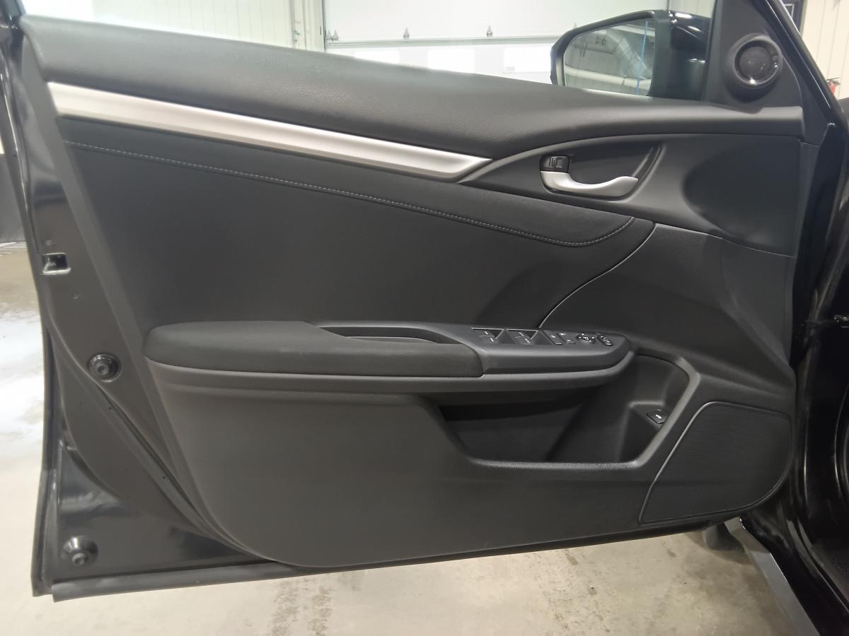 2016 Honda Civic - Image 15