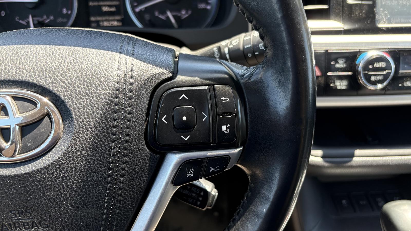 2018 Toyota Highlander - Image 19