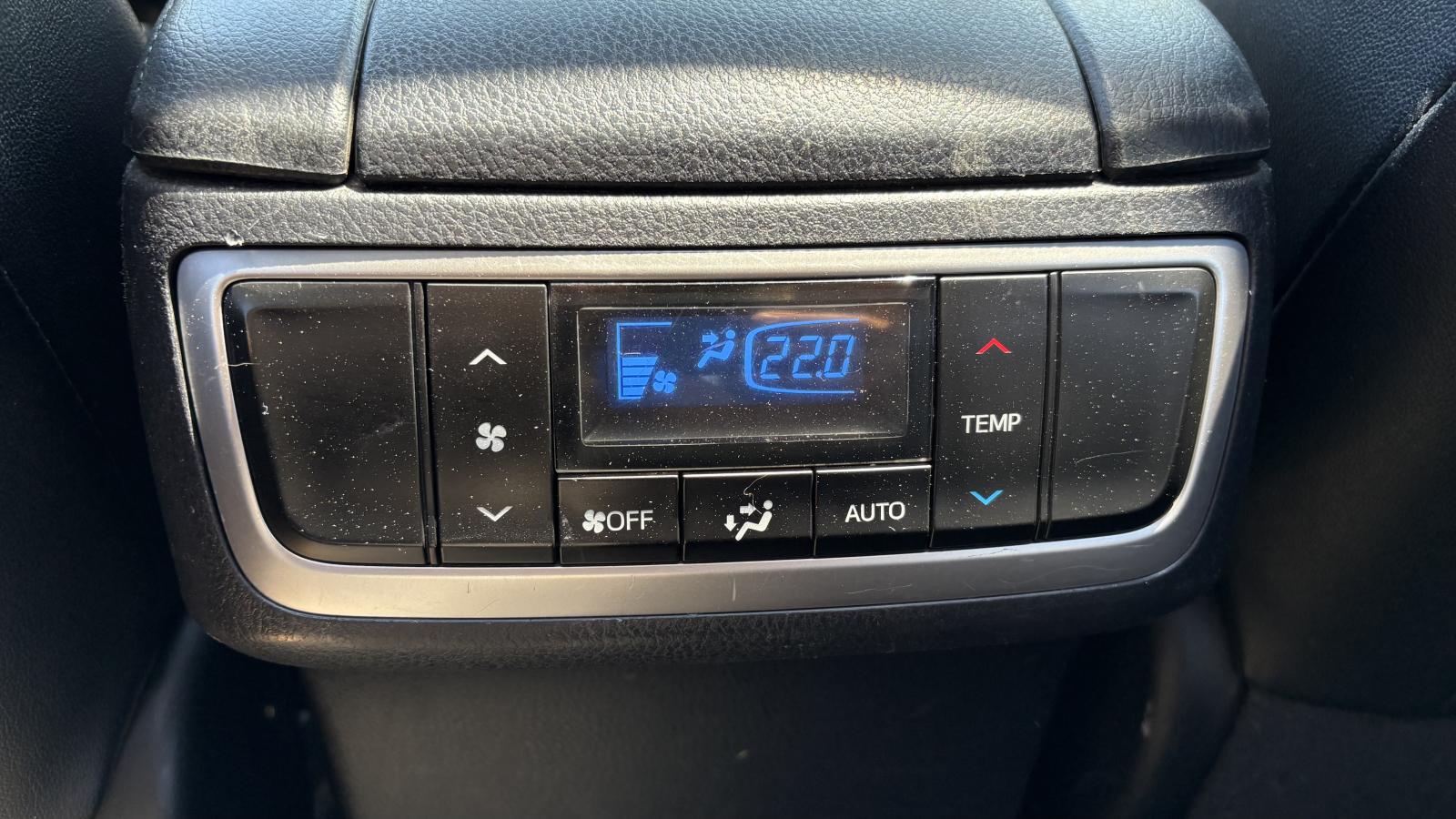 2018 Toyota Highlander - Image 31