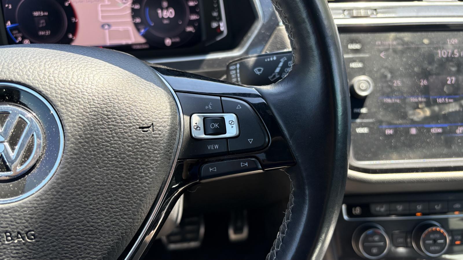 2021 Volkswagen Tiguan - Image 11
