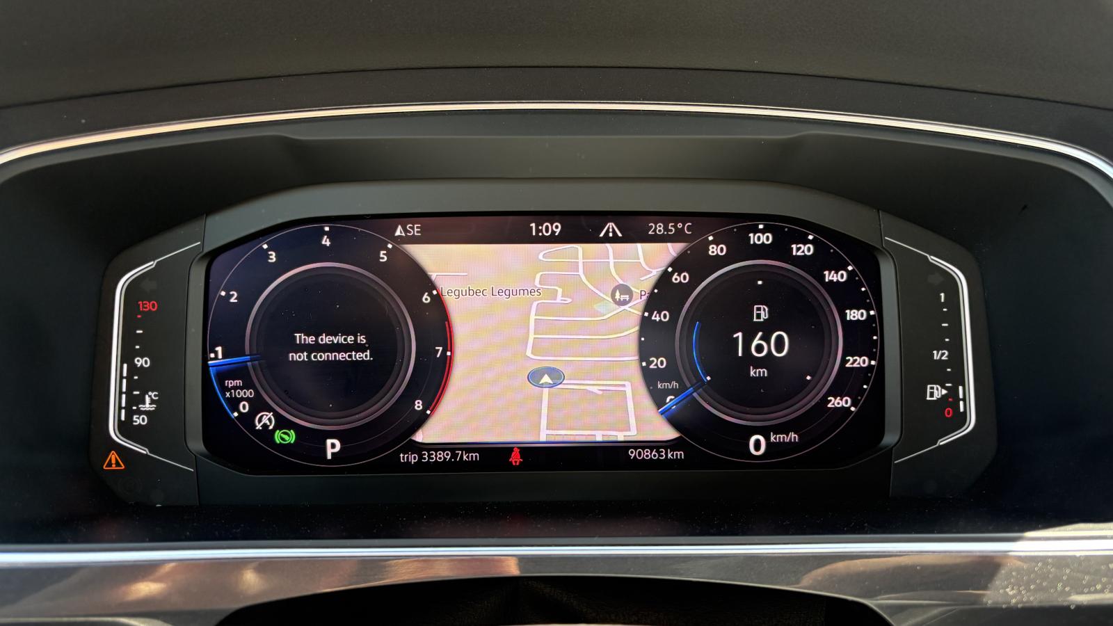 2021 Volkswagen Tiguan - Image 13