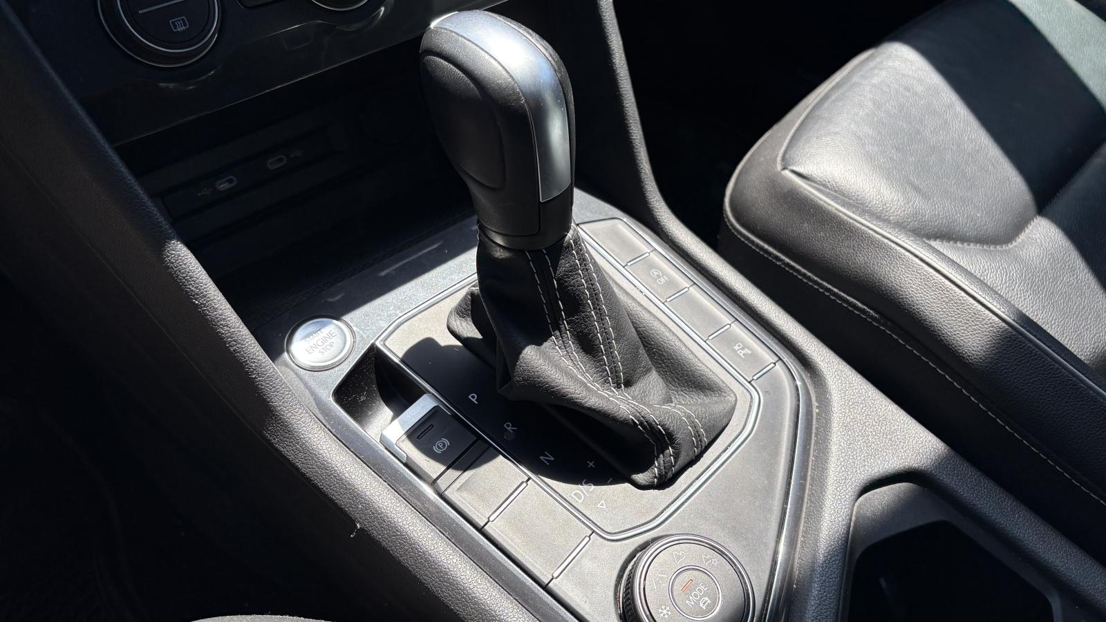 2021 Volkswagen Tiguan - Image 17