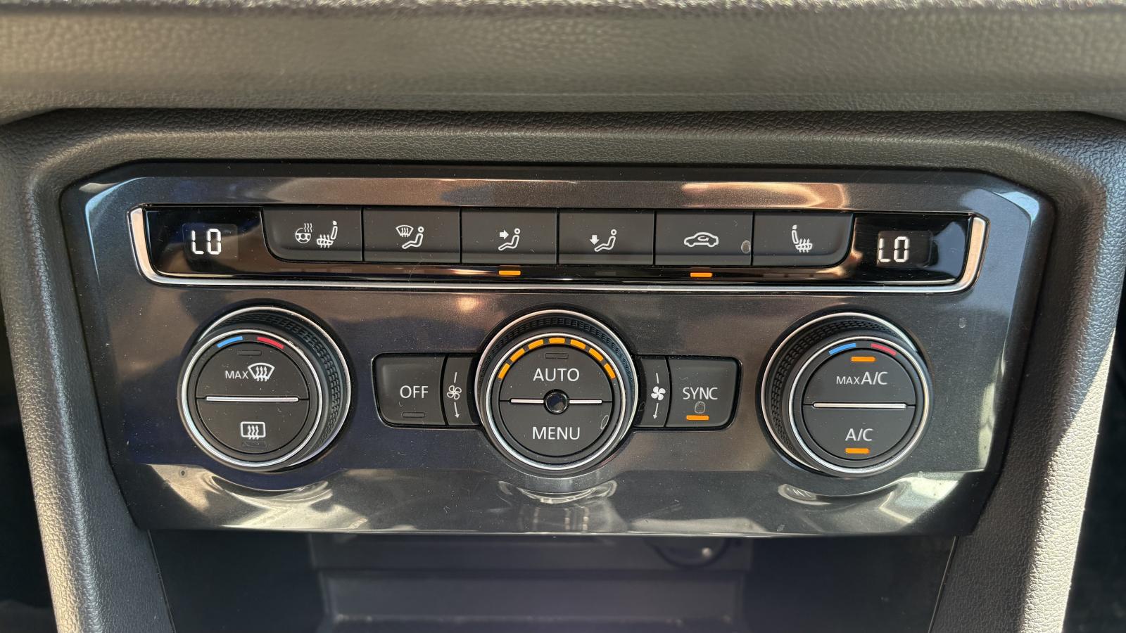 2021 Volkswagen Tiguan - Image 20