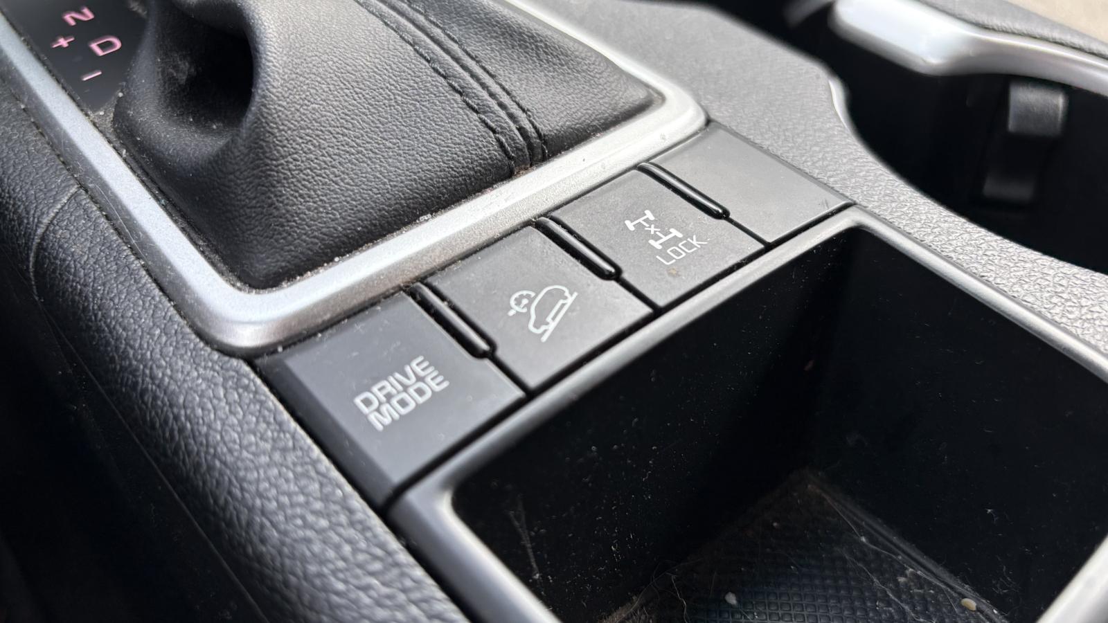 2022 Kia Sportage - Image 25
