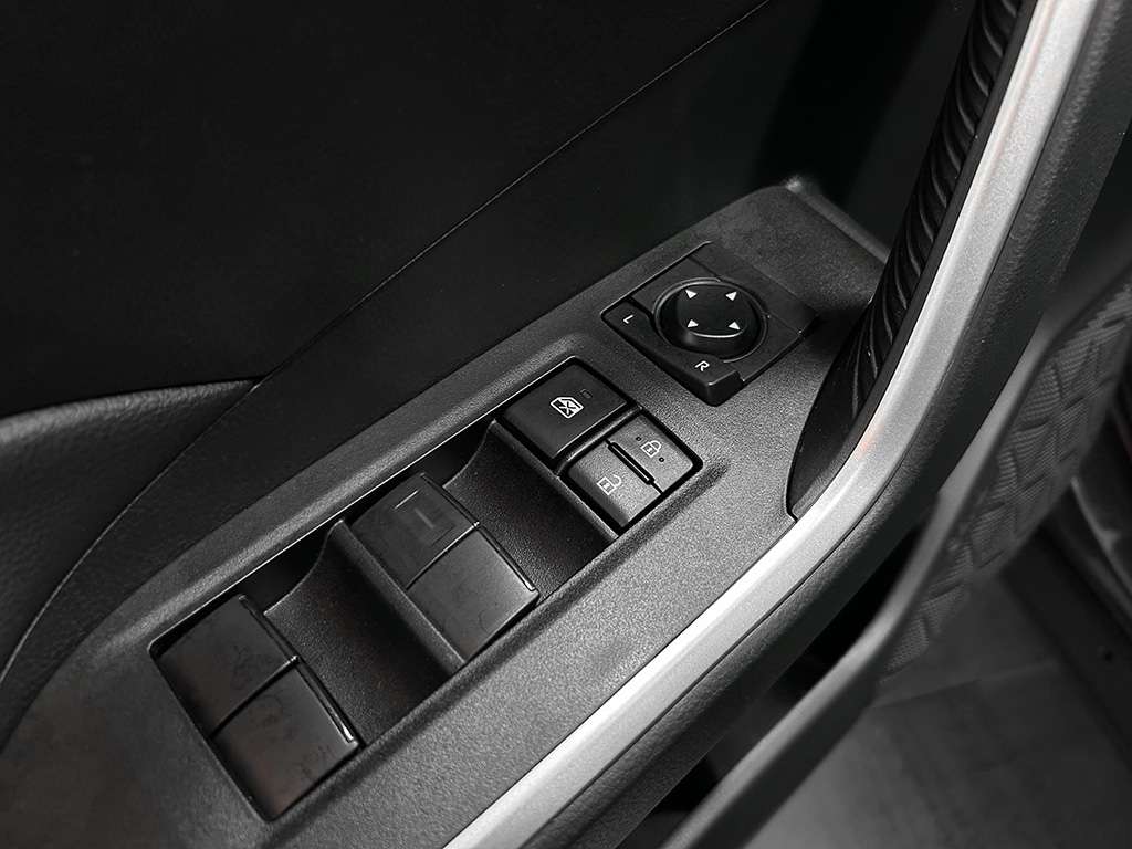 2023 Toyota Rav4 - Image 9