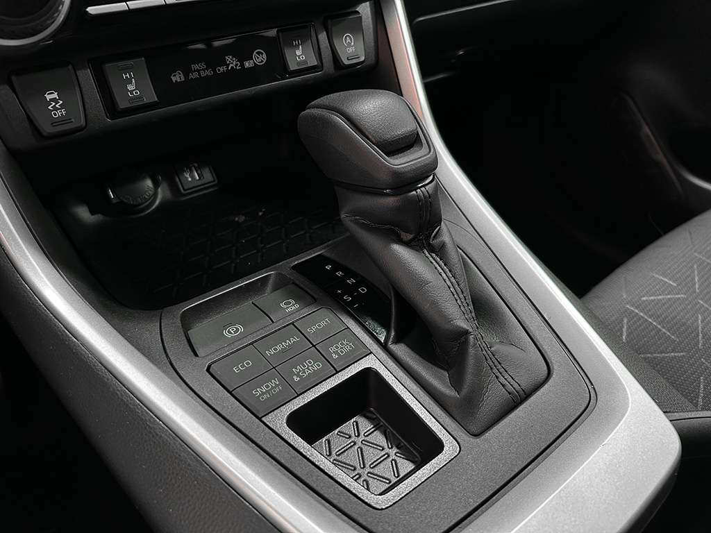 2023 Toyota Rav4 - Image 13