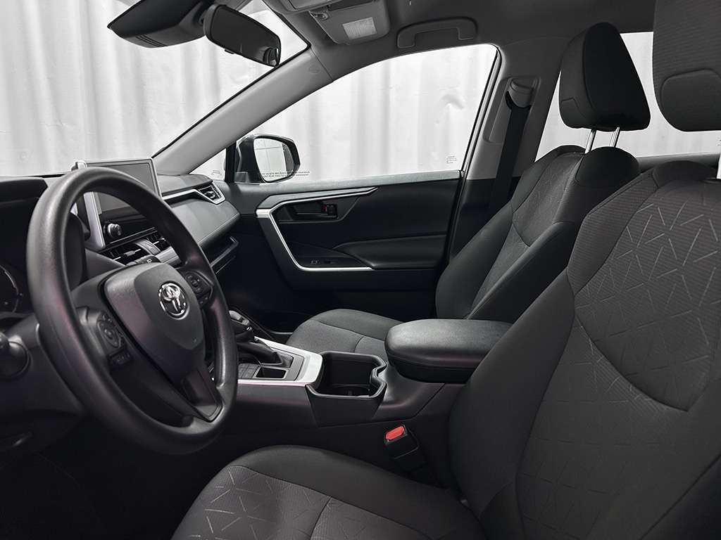 2023 Toyota Rav4 - Image 16