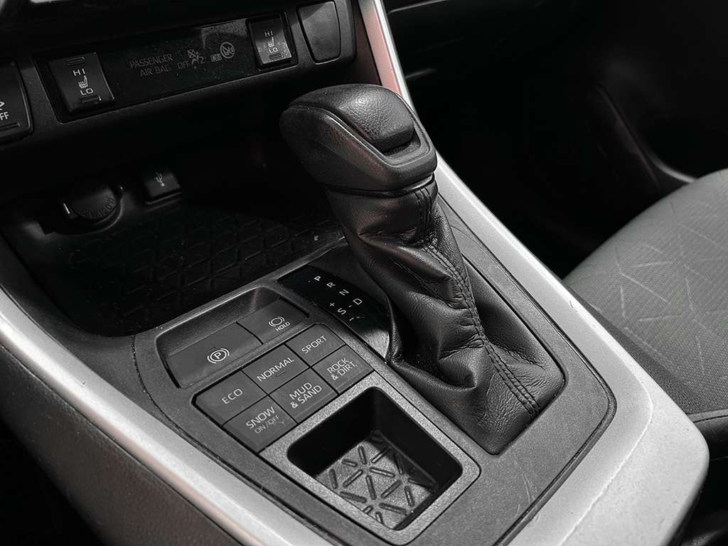 2020 Toyota Rav4 - Image 13