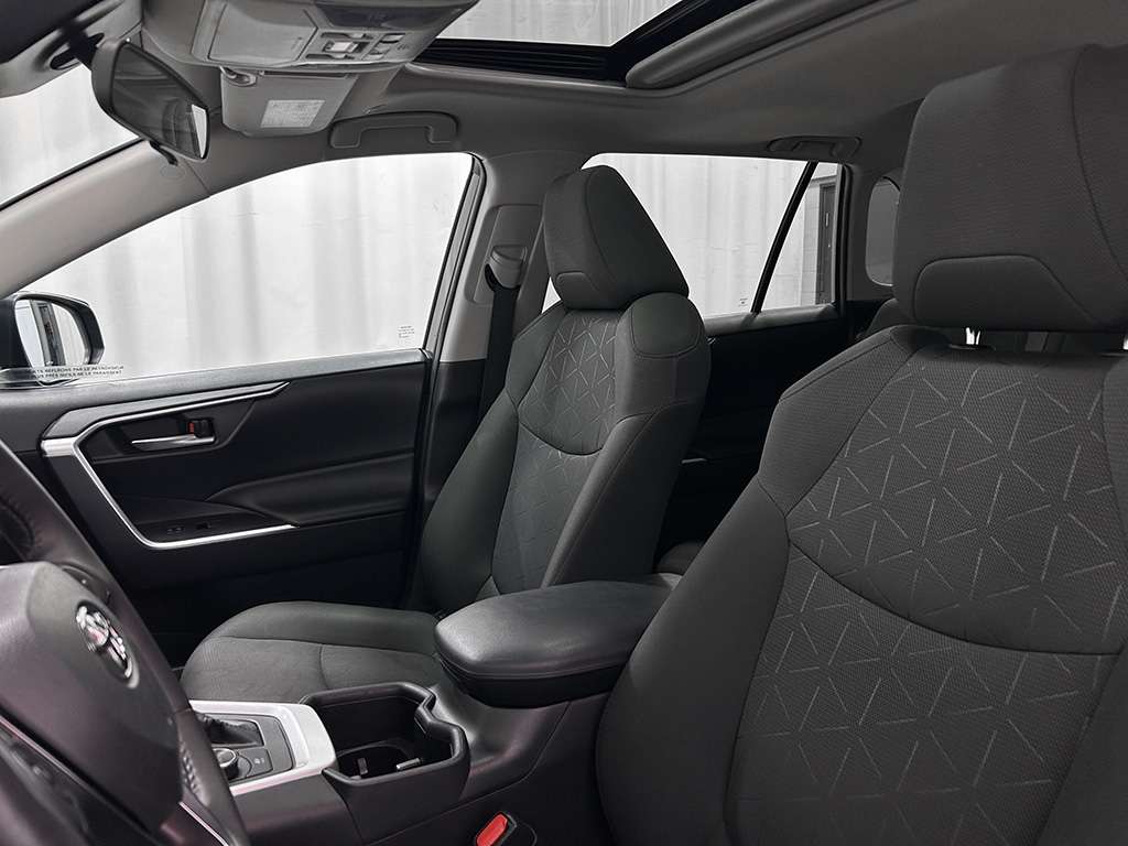 2023 Toyota Rav4 - Image 15