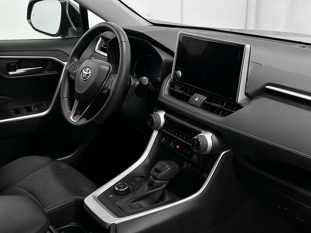 2023 Toyota Rav4 - Image 19