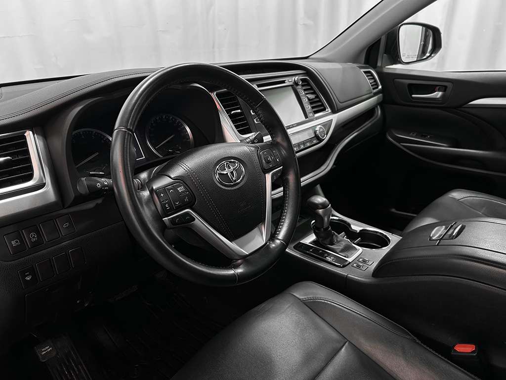2018 Toyota Highlander - Image 8
