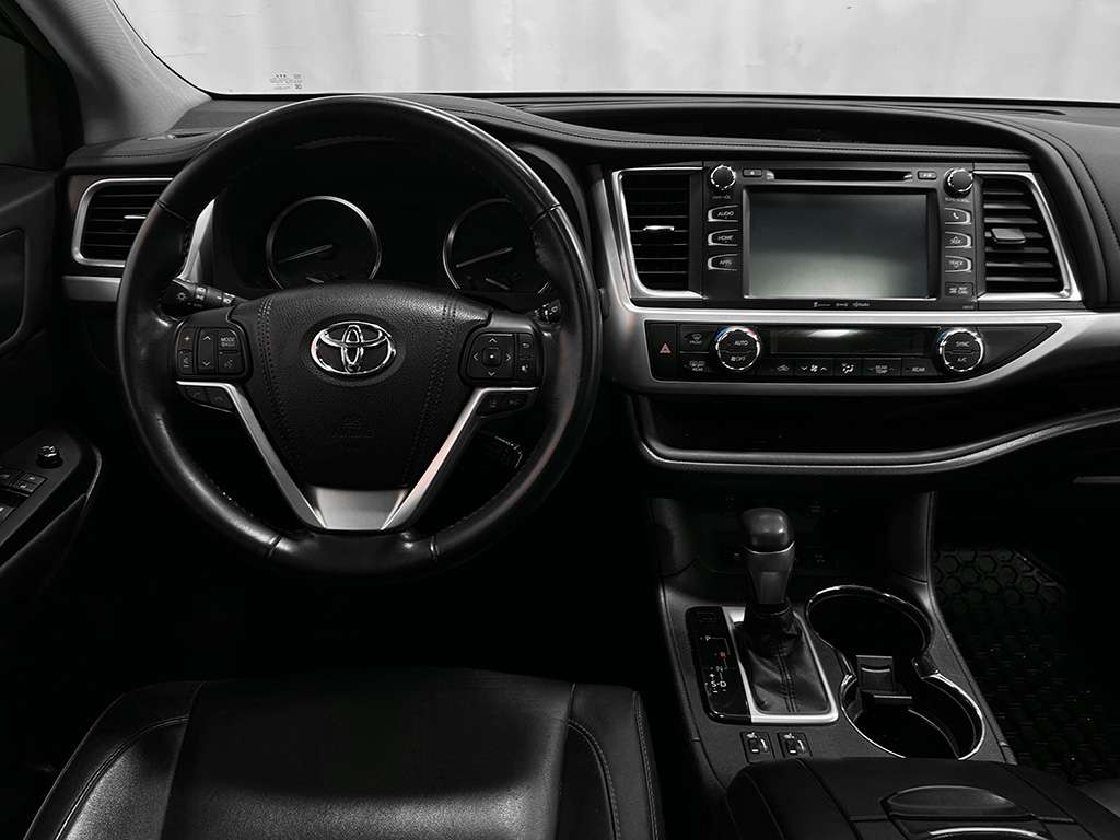 2018 Toyota Highlander - Image 11