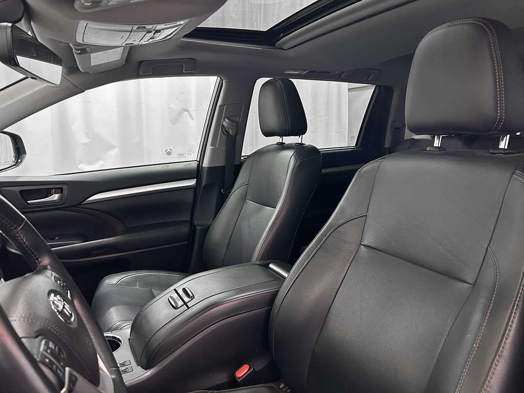 2018 Toyota Highlander - Image 16