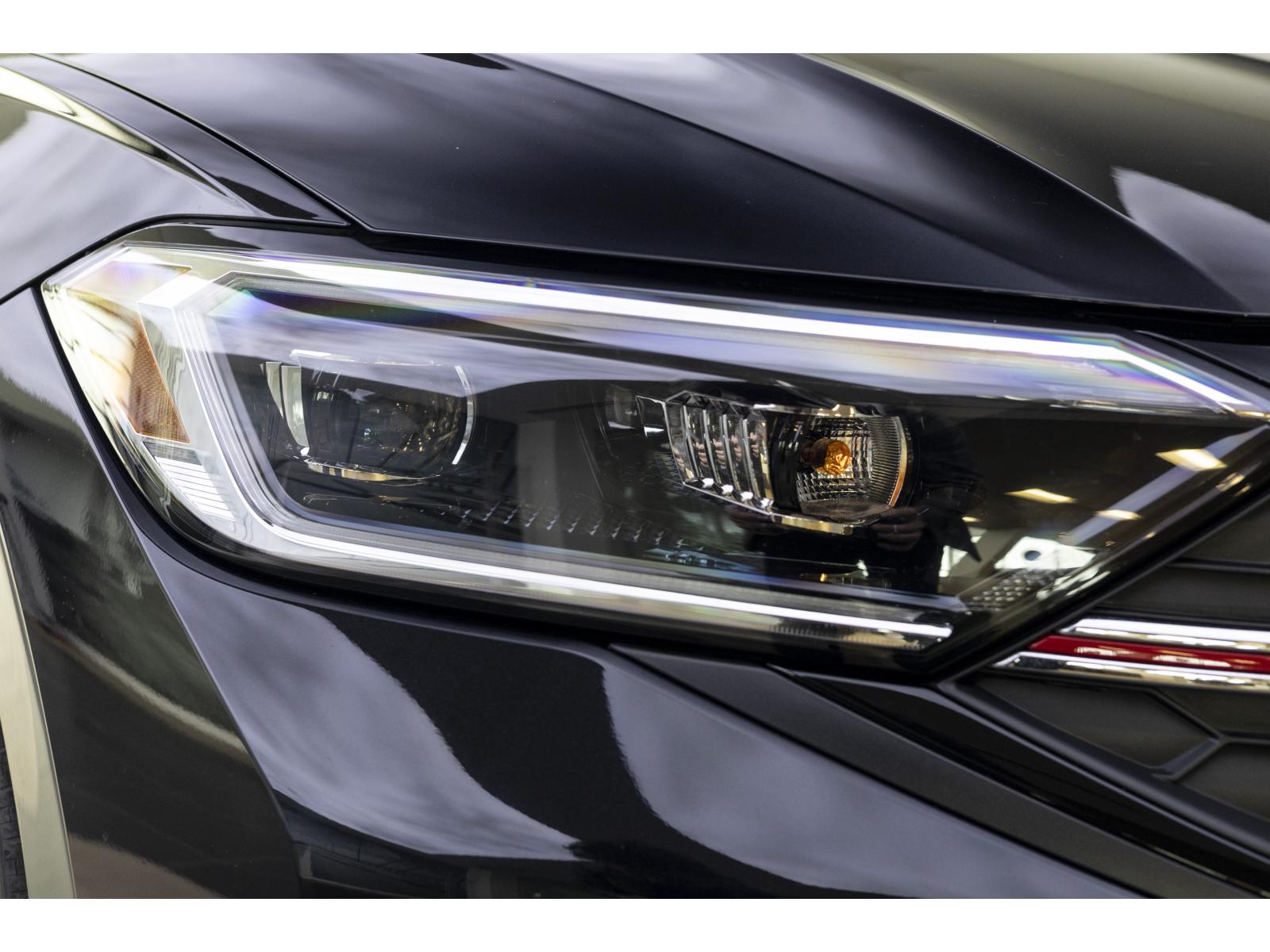 2024 Volkswagen Jetta - Image 2