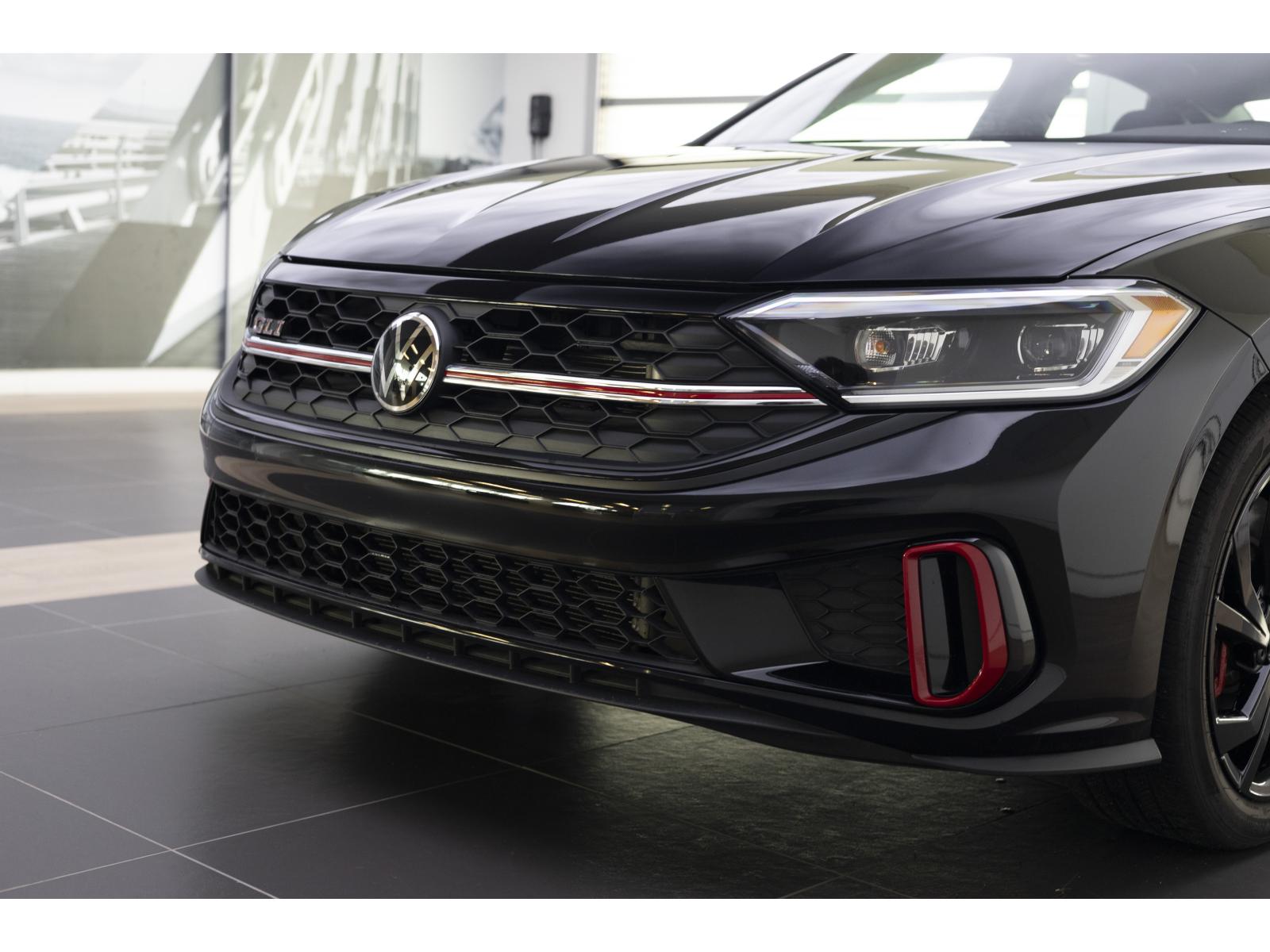 2024 Volkswagen Jetta - Image 3