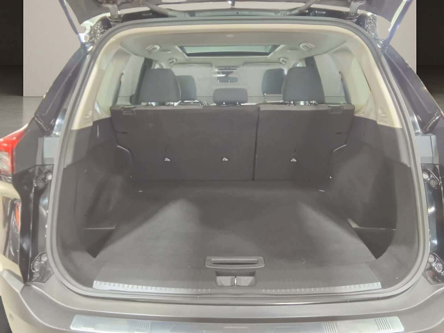 2023 Nissan Rogue - Image 9
