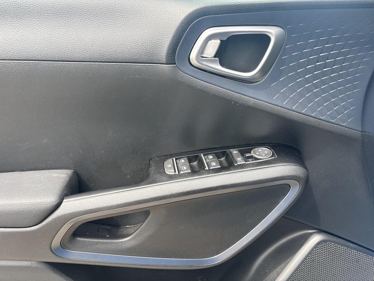 2023 Kia Soul - Image 19