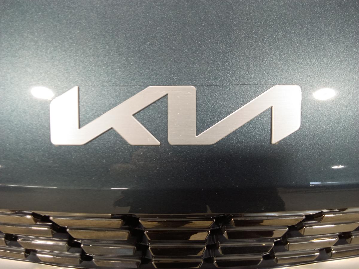 2024 Kia Carnival - Image 13