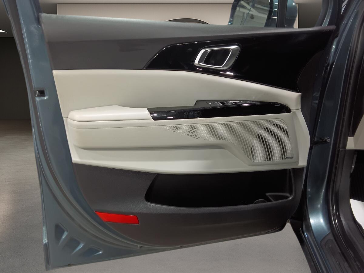2024 Kia Carnival - Image 15