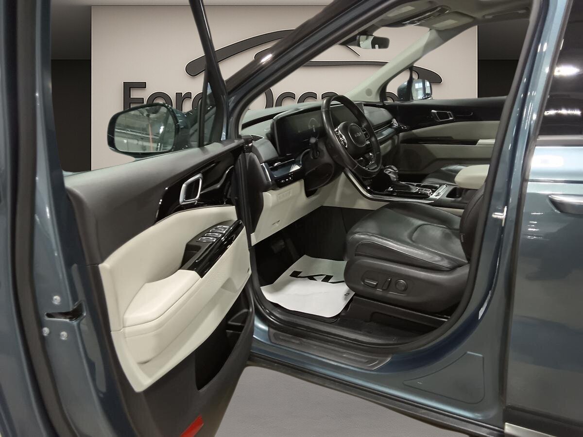 2024 Kia Carnival - Image 16