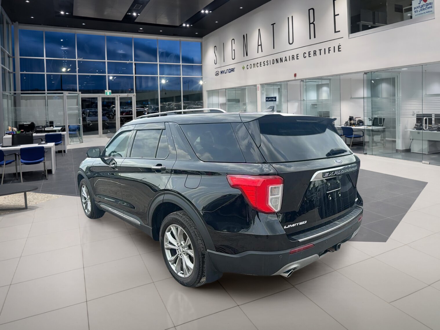 2023 Ford Explorer - Image 4