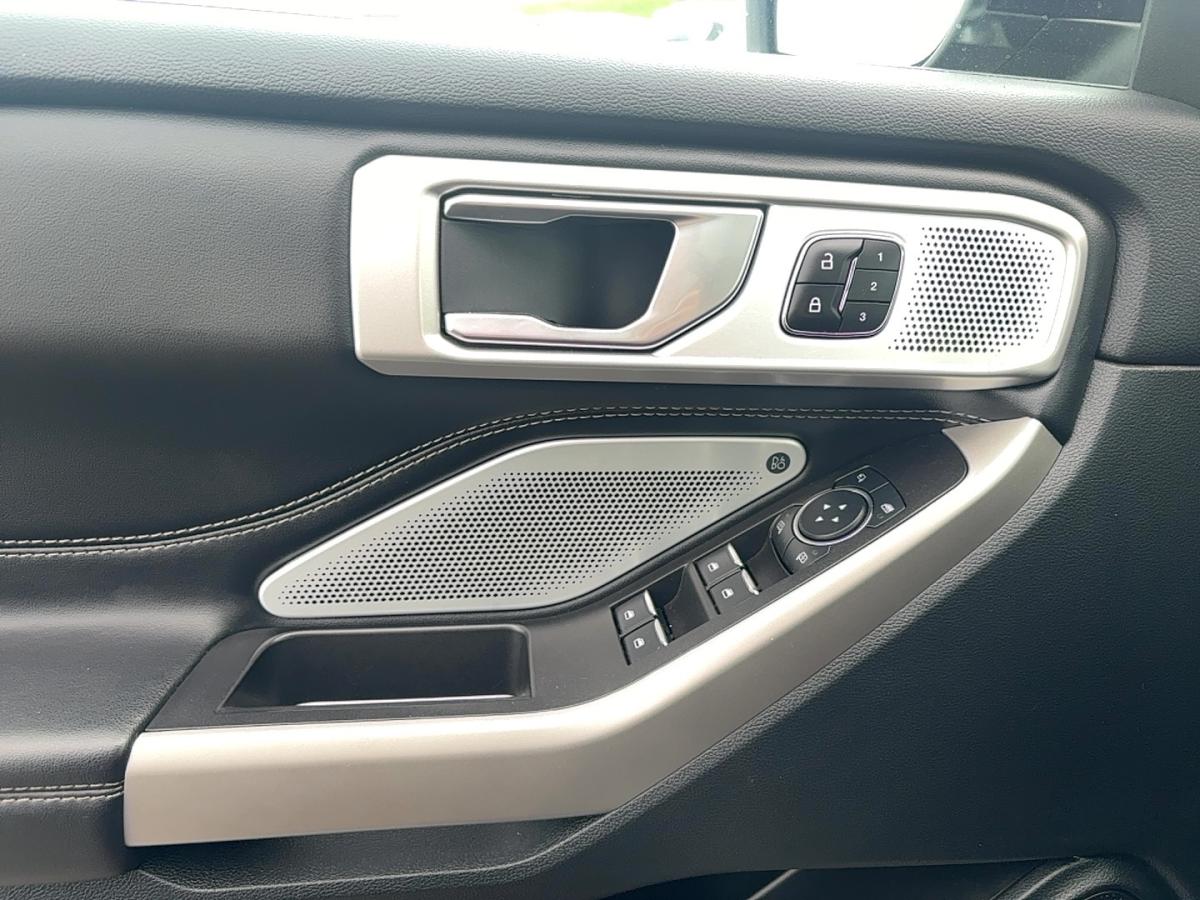 2023 Ford Explorer - Image 10