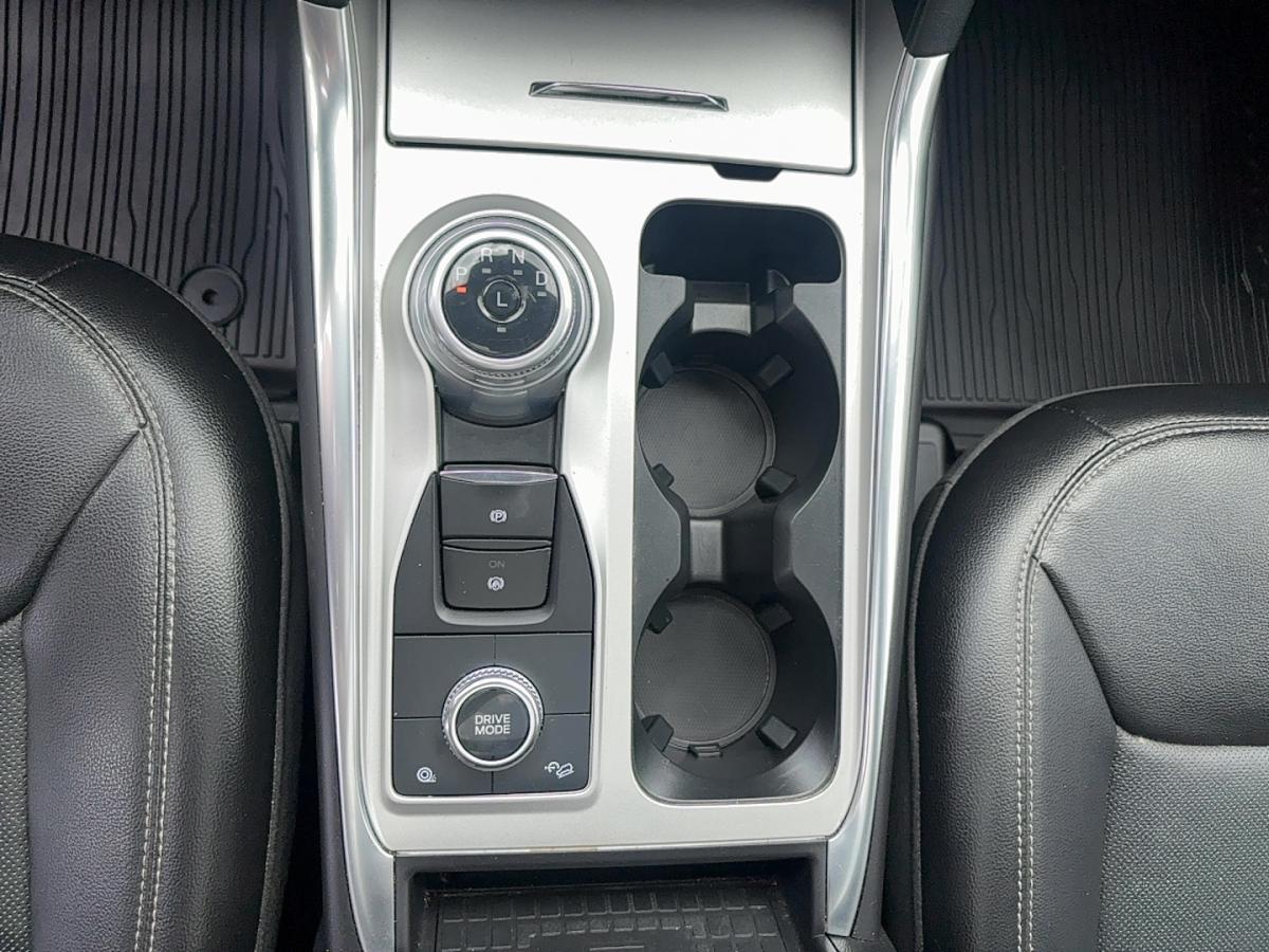 2023 Ford Explorer - Image 13