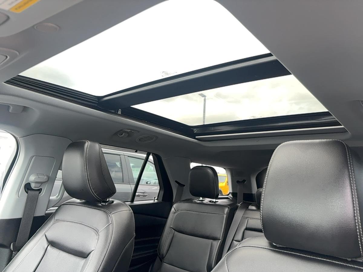 2023 Ford Explorer - Image 17