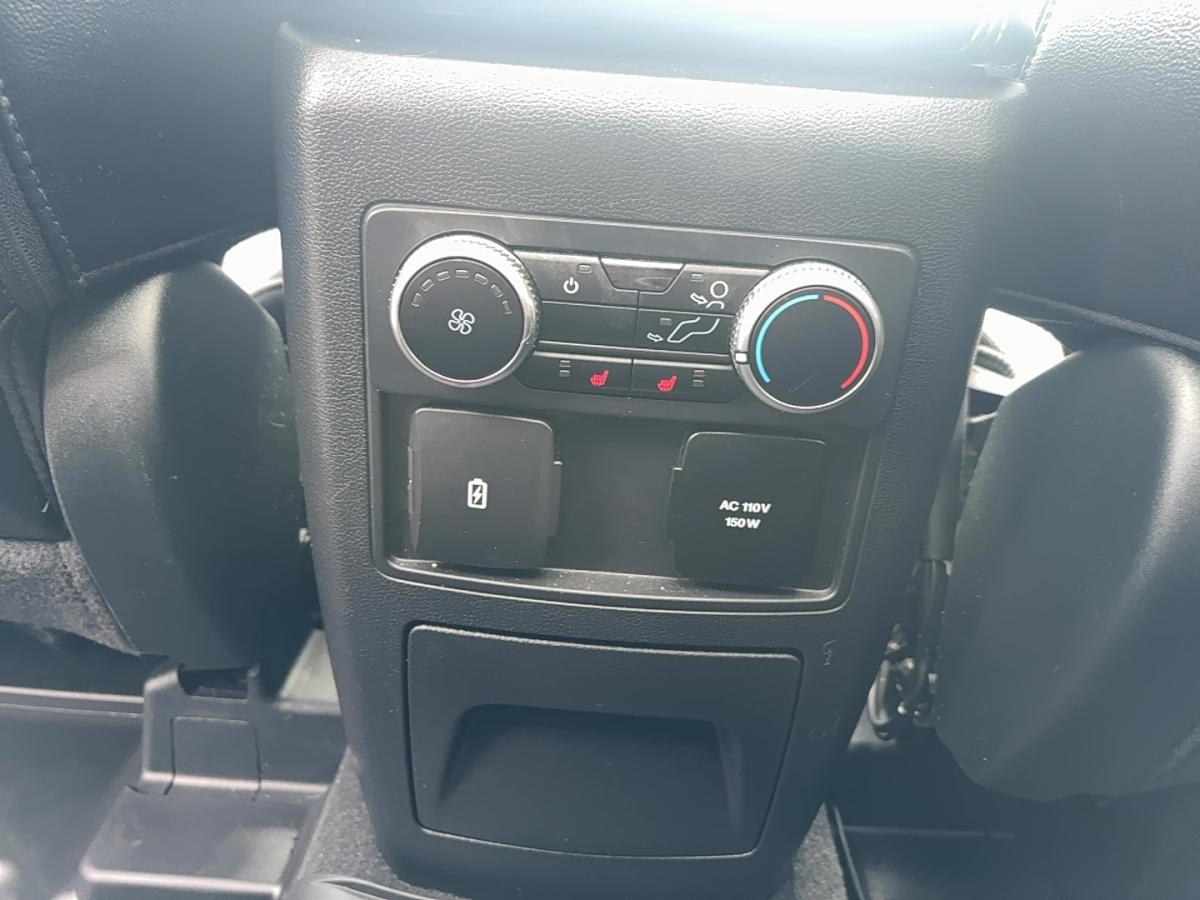 2023 Ford Explorer - Image 20