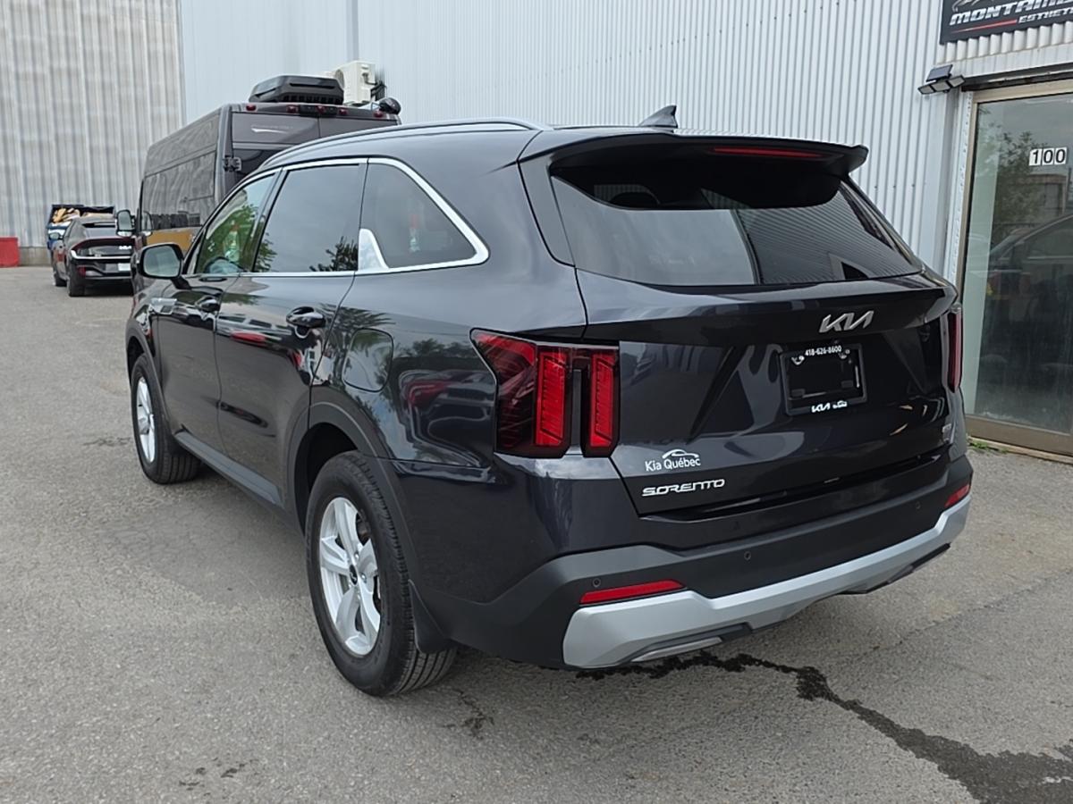 2025 Kia Sorento - Image 4
