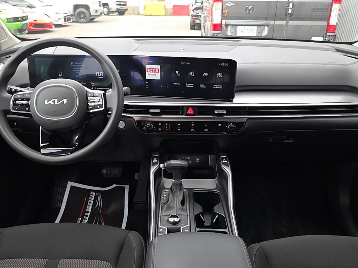 2025 Kia Sorento - Image 8