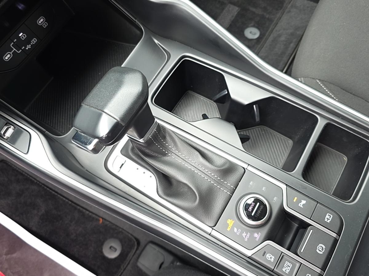 2025 Kia Sorento - Image 12