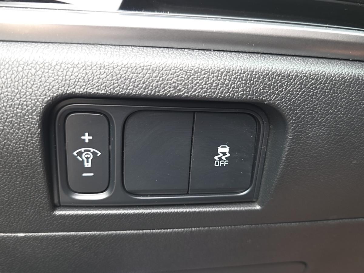 2025 Kia Sorento - Image 15