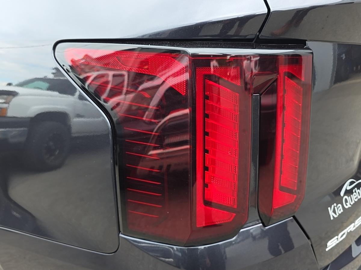 2025 Kia Sorento - Image 19