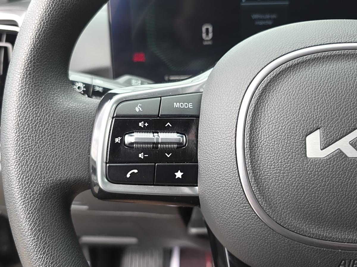 2025 Kia Sorento - Image 22