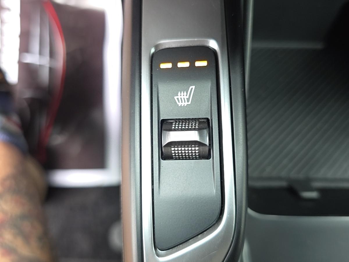 2025 Kia Sorento - Image 25